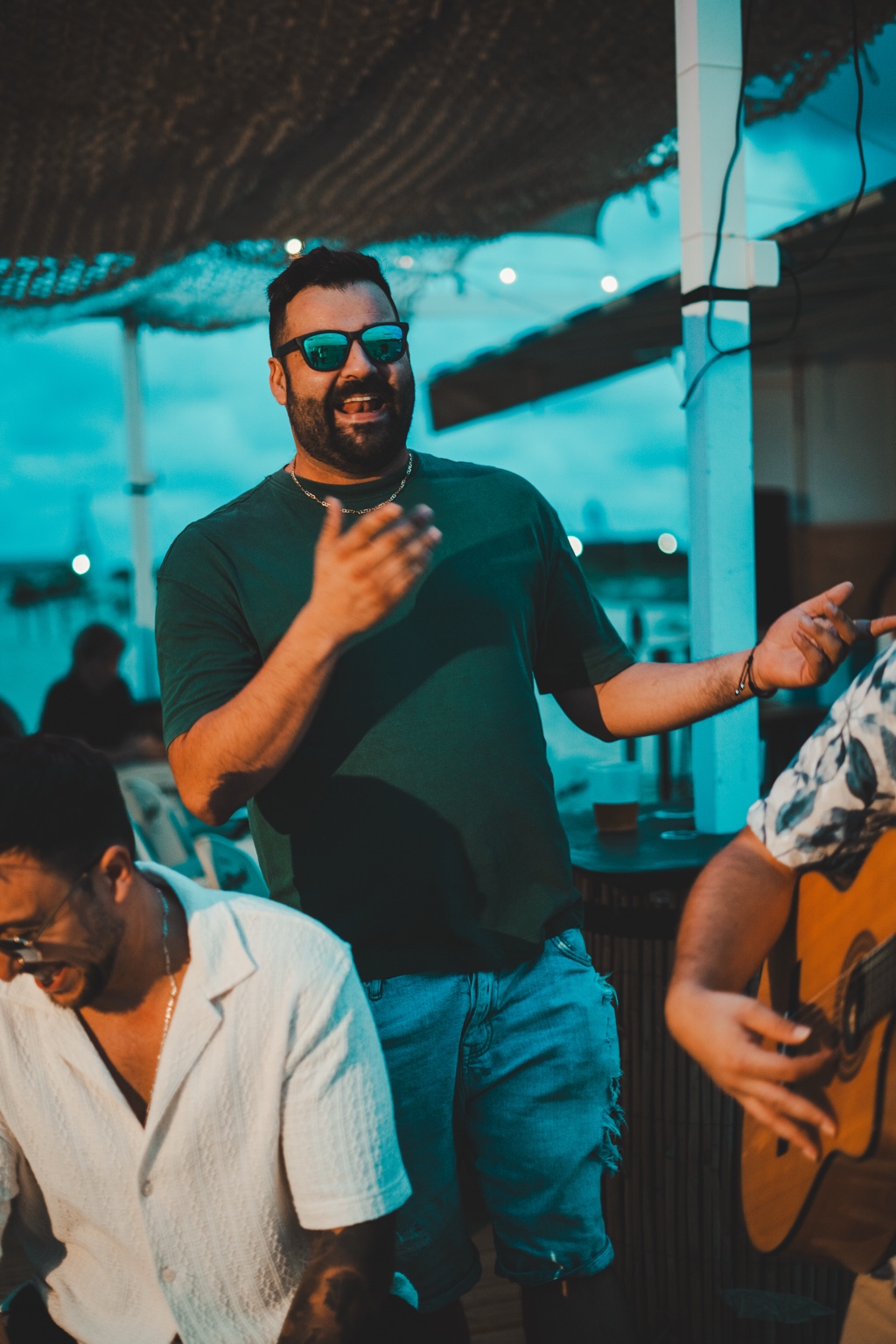 Alejandro, voz